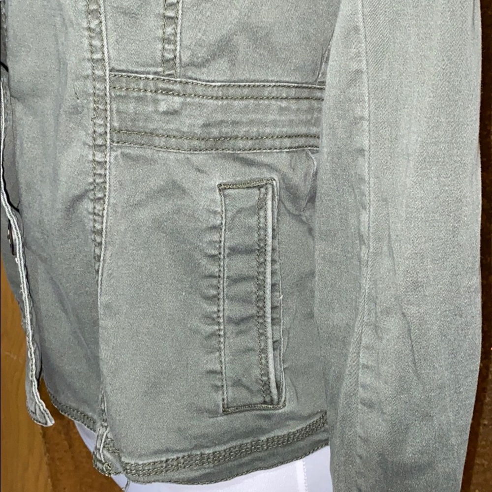 Green Jacket - Picture 4 of 6